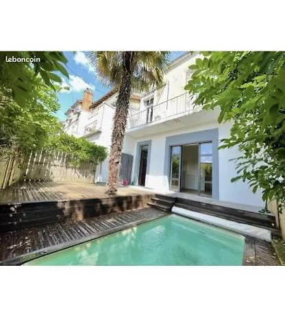 Maison En Plein Centre Avec Piscine Garage Et Clim *
