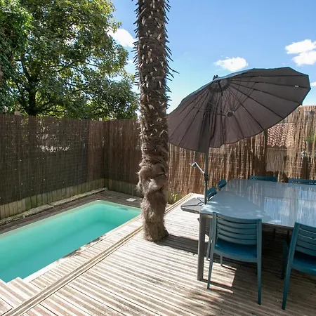 Maison En Plein Centre Avec Piscine Garage Et Clim