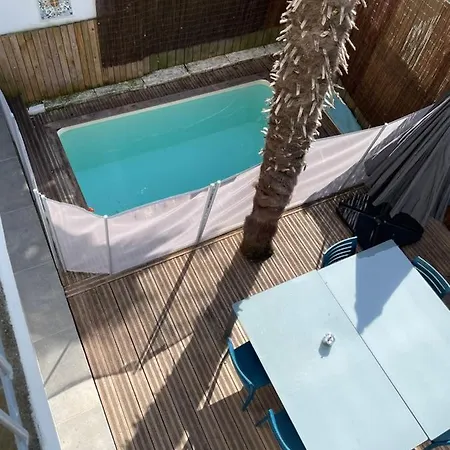 Maison En Plein Centre Avec Piscine Garage Et Clim 度假居
