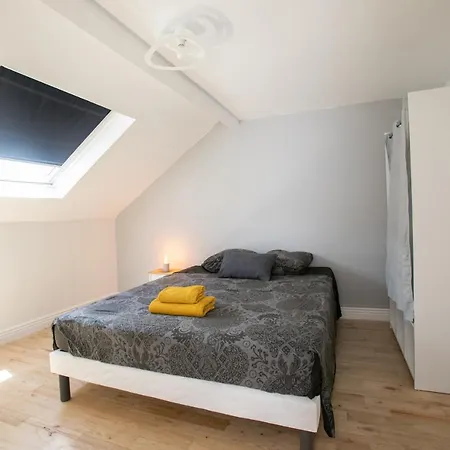 Maison En Plein Centre Avec Piscine Garage Et Clim 佩里格