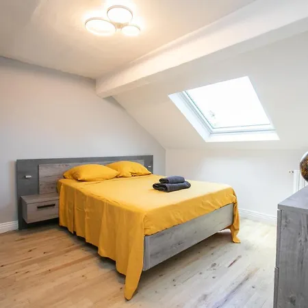 Maison En Plein Centre Avec Piscine Garage Et Clim *